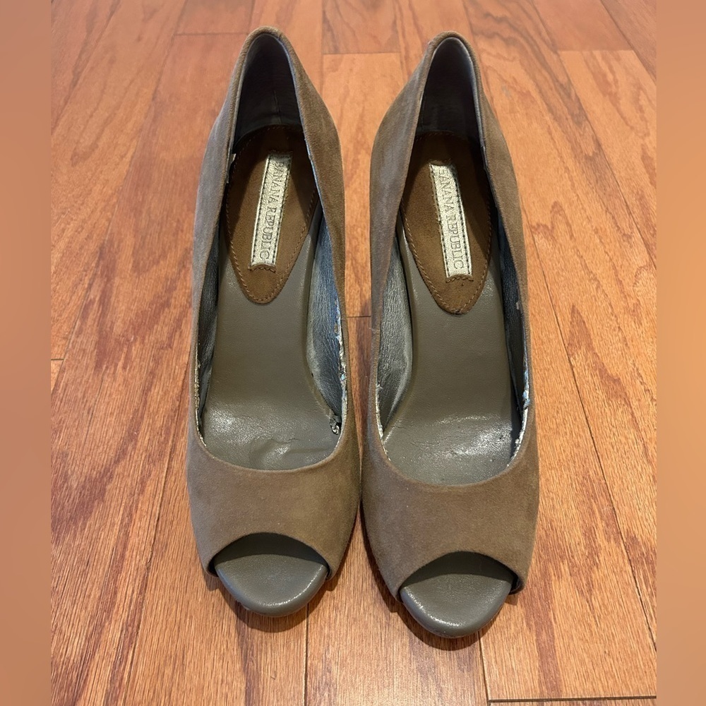 Banana Republic suede shoes